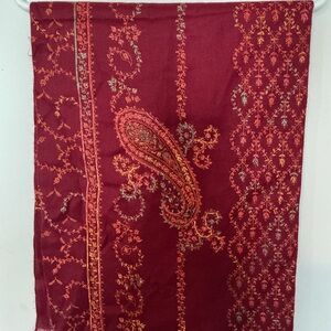 Elegant Paisley Red Scarf